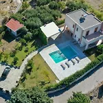 Vlasis' Eden - Islander's Collection