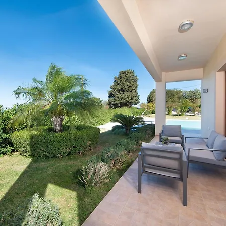 Vlasis' Eden - Islander's Collection Willa