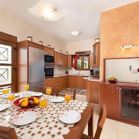 Willa Vlasis' Eden - Islander's Collection *