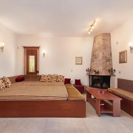 Vlasis' Eden Salakos