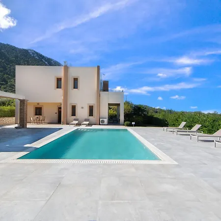 Vlasis' Eden Salakos